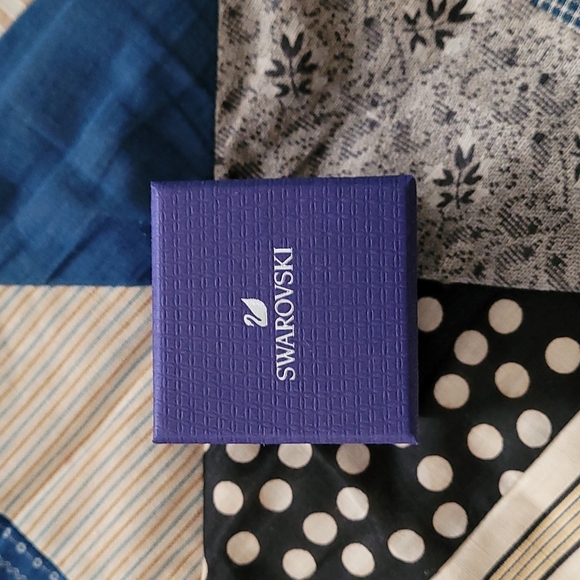 Swarovski Tropical Leaf Open Ring - Picture 3 of 5